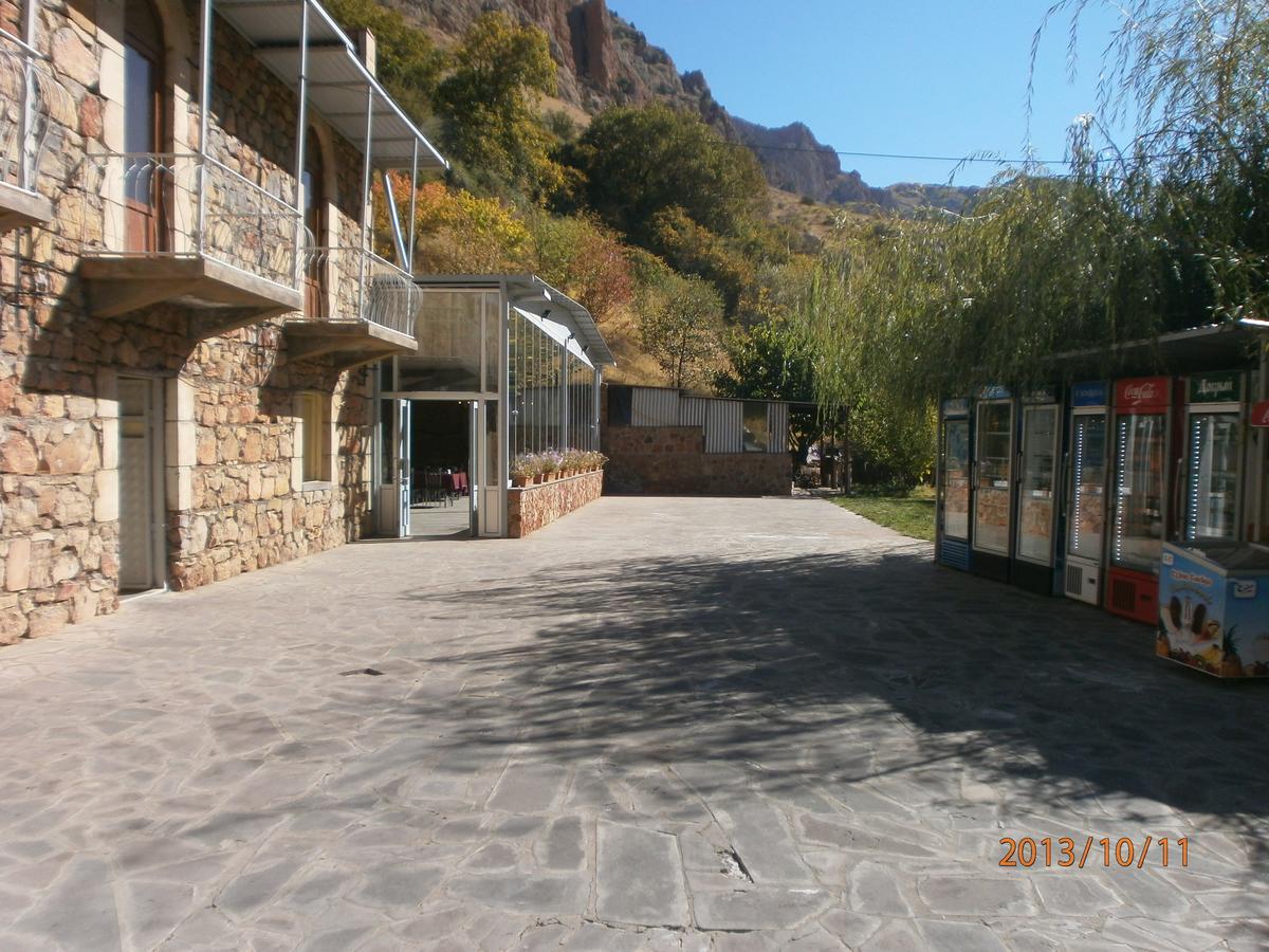 Noravank'S Hotel Areni Bagian luar foto