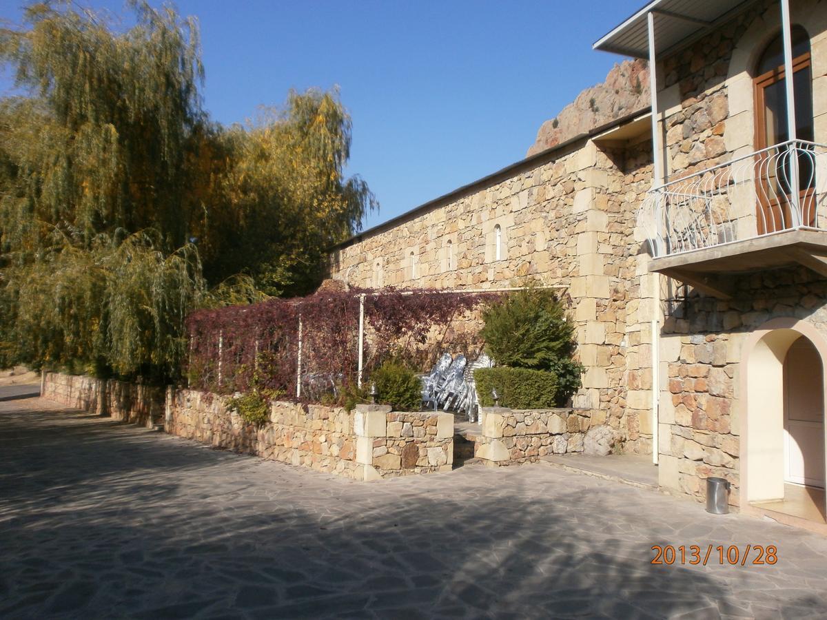 Noravank'S Hotel Areni Bagian luar foto